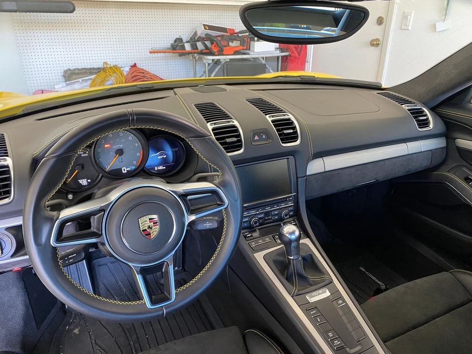 2016 Porsche 981 Cayman GT4 - Image 5 of 9