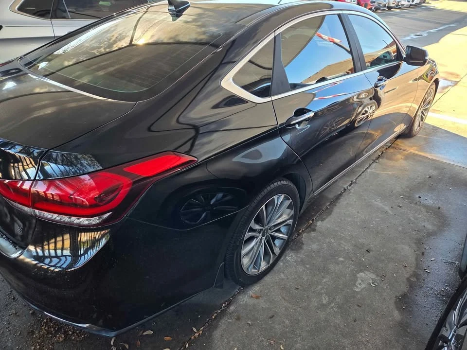 2016 Hyundai Genesis - Image 2 of 10