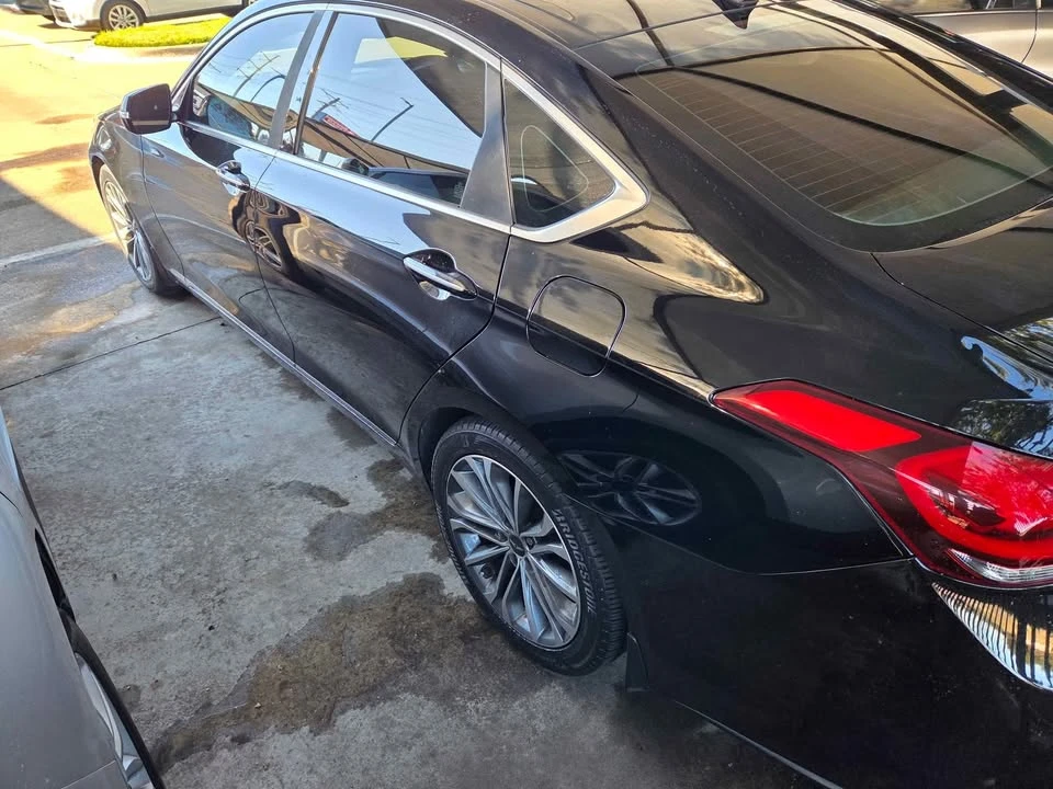 2016 Hyundai Genesis - Image 5 of 10