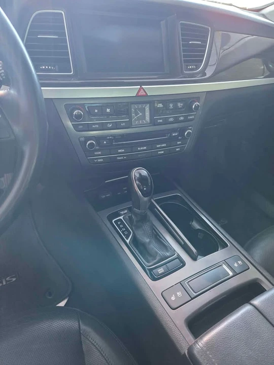 2016 Hyundai Genesis - Image 7 of 9