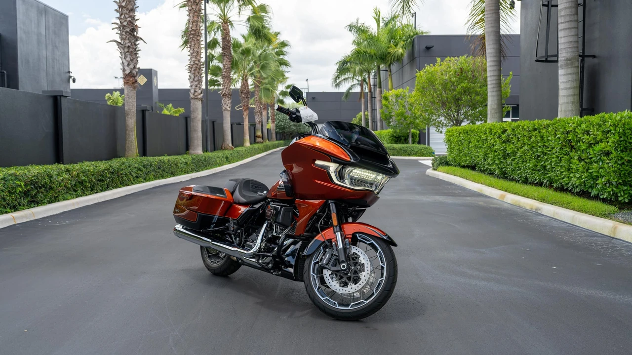 2023 Harley-Davidson CVO - Image 2 of 31