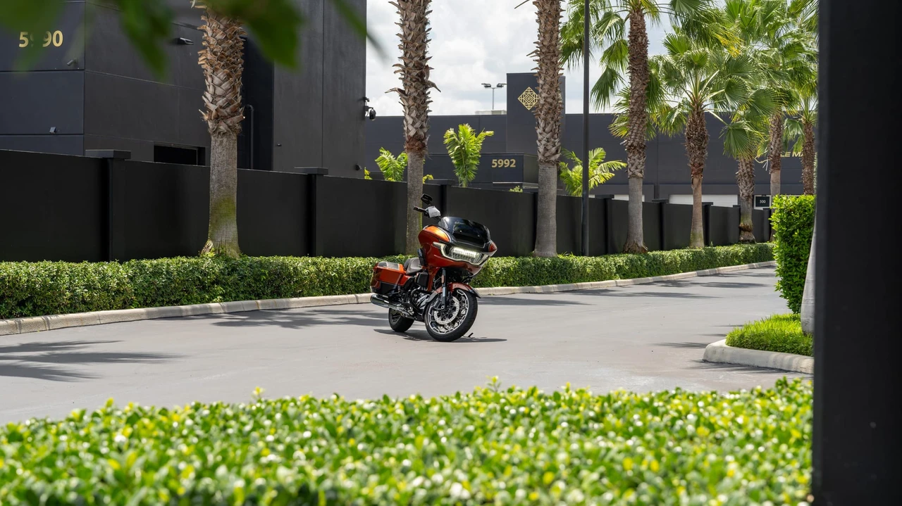 2023 Harley-Davidson CVO - Image 11 of 31