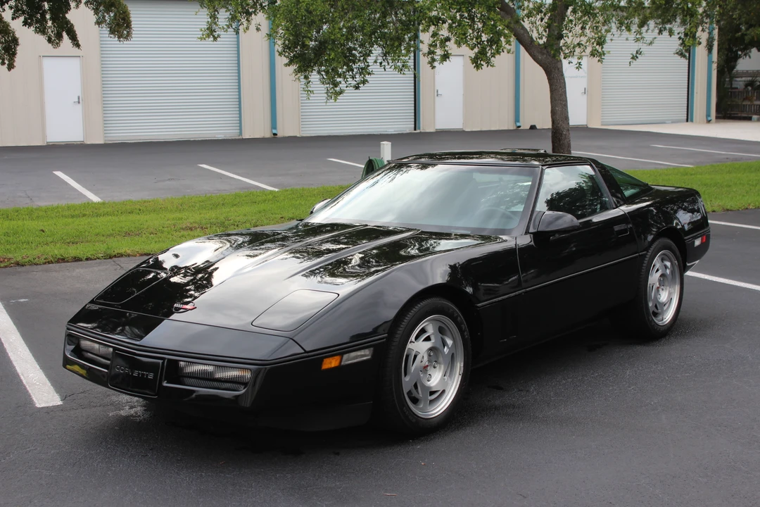1990 Chevrolet Corvette C4 - Image 2 of 31