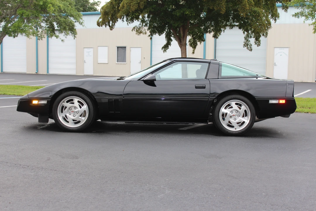 1990 Chevrolet Corvette C4 - Image 15 of 31