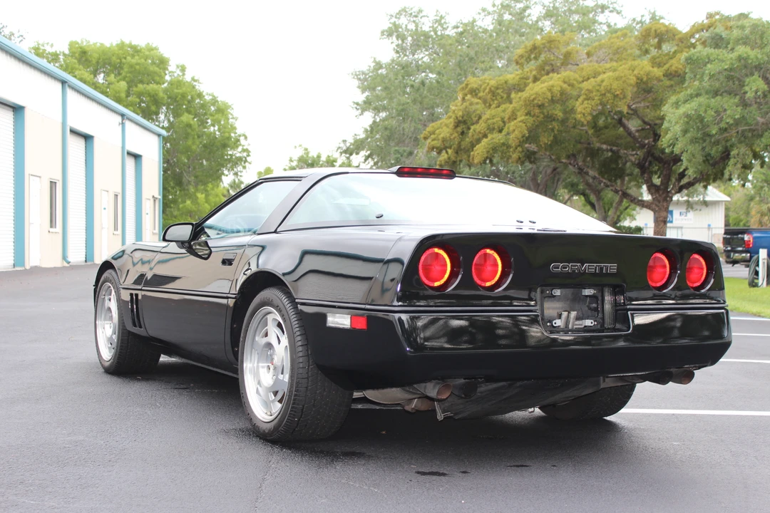 1990 Chevrolet Corvette C4 - Image 17 of 31