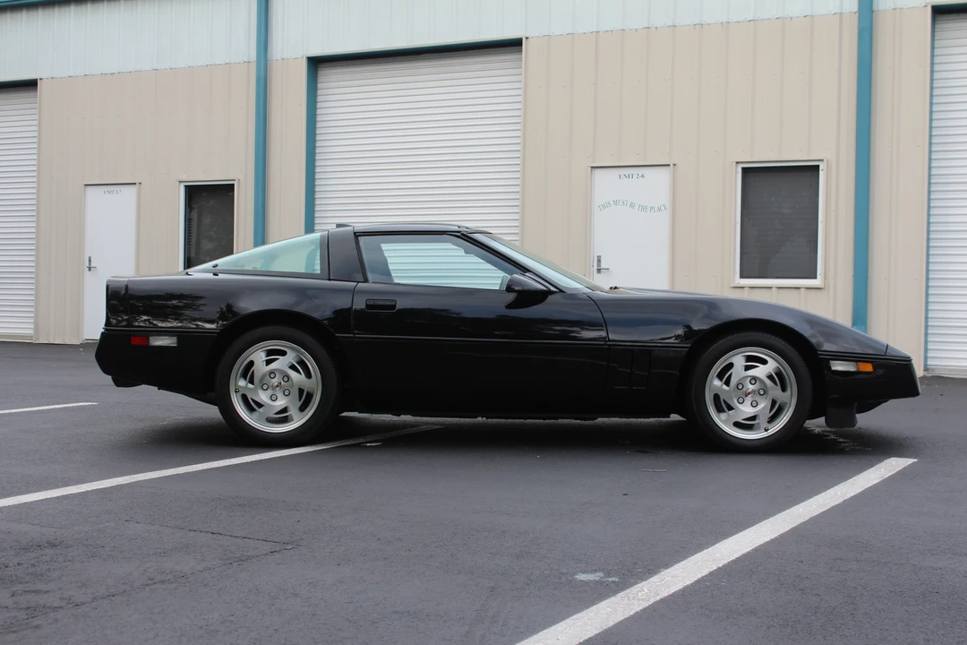 1990 Chevrolet Corvette C4 - Image 10 of 31