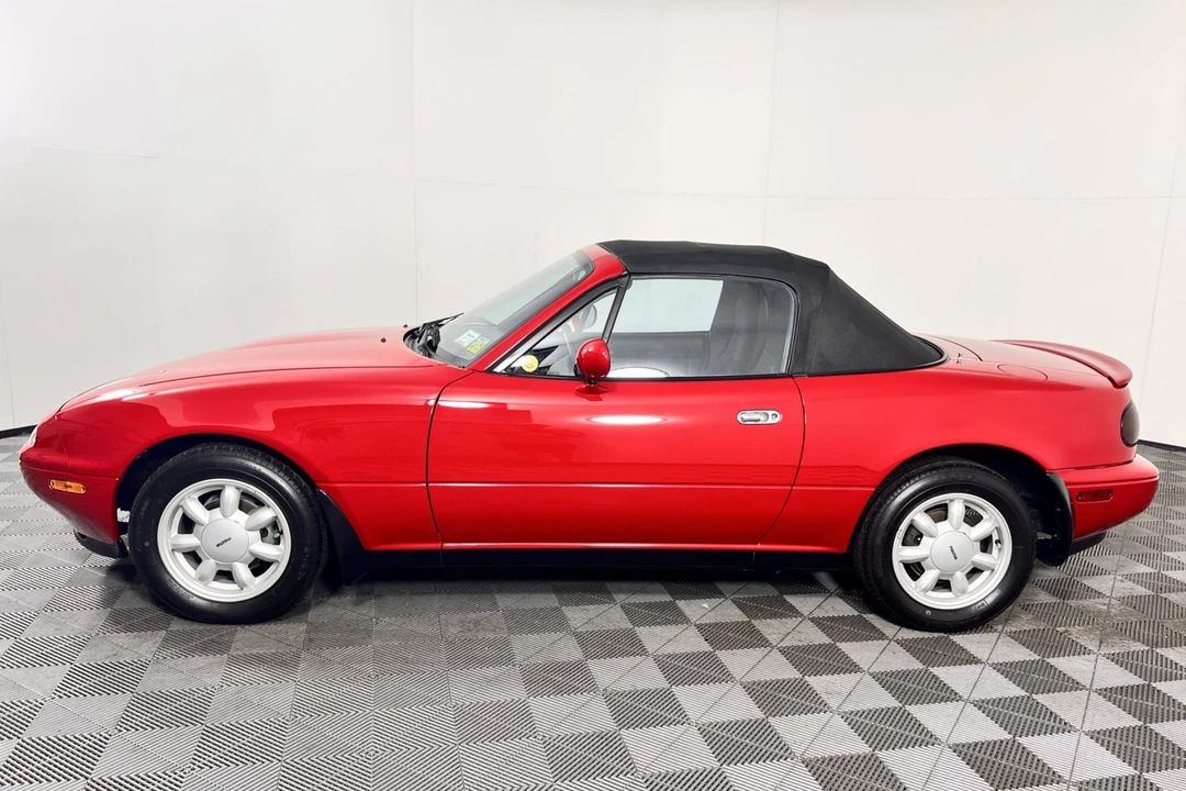 1990 Mazda NA MX-5 Miata - Image 29 of 31