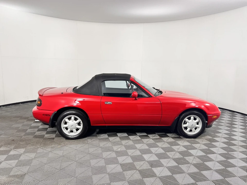 1990 Mazda NA MX-5 Miata - Image 17 of 31