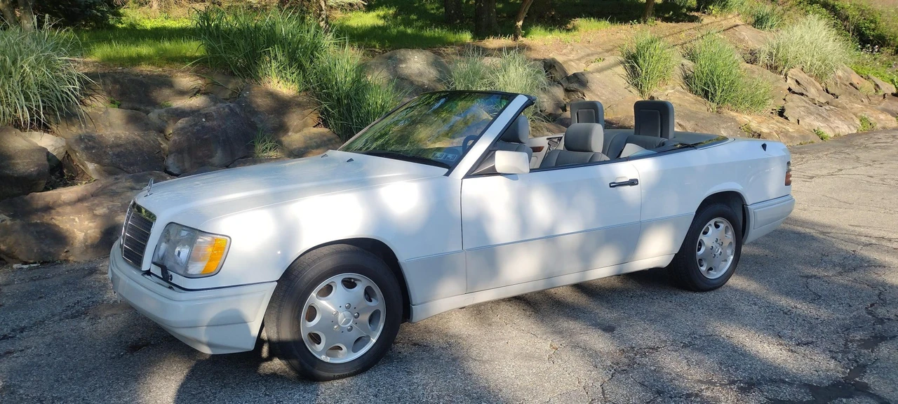 1995 Mercedes-Benz W124 E-Class - Image 2 of 31