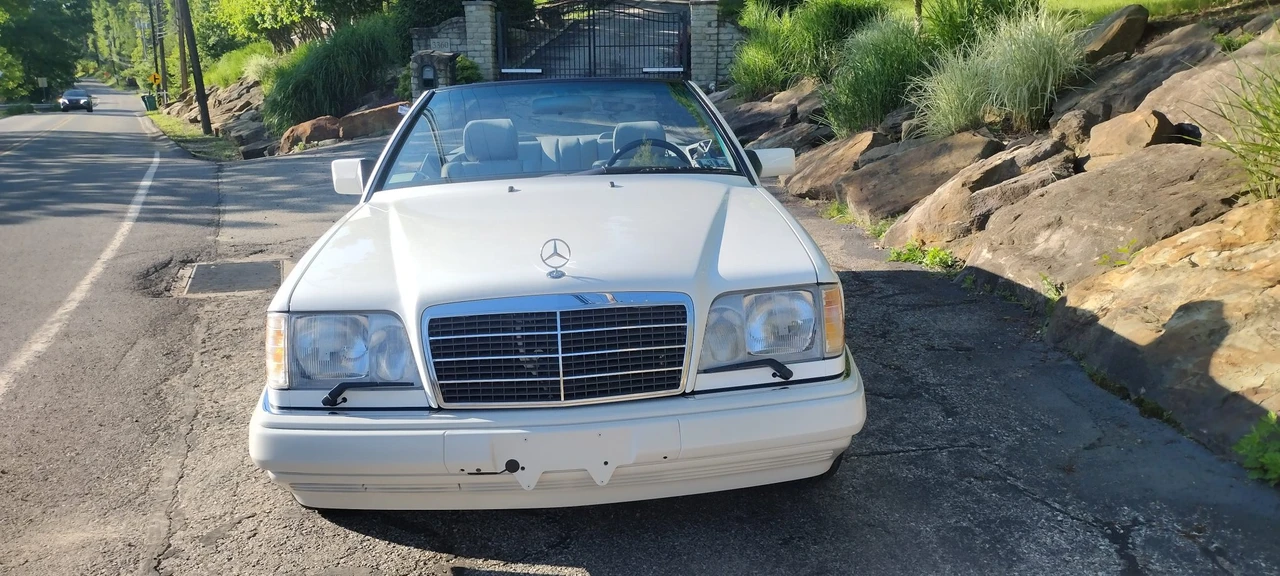 1995 Mercedes-Benz W124 E-Class - Image 13 of 31