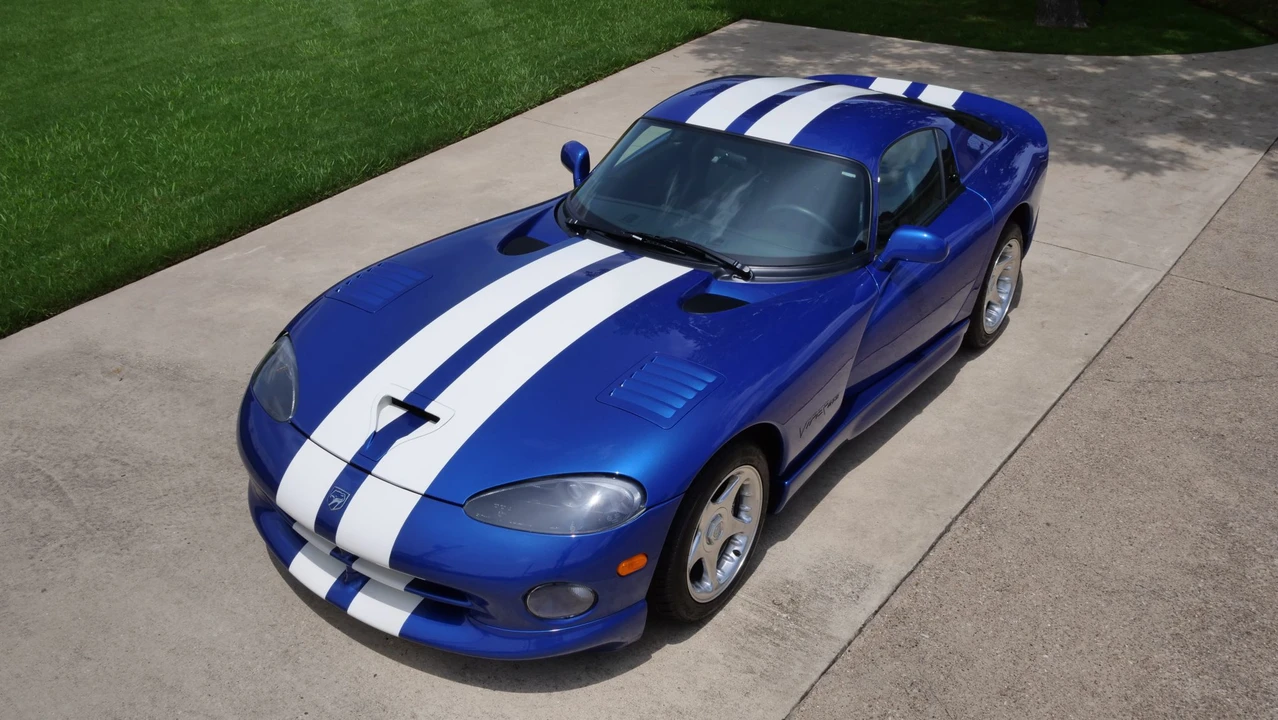 1996 Dodge Viper GTS 2nd Gen - Image 2 of 31