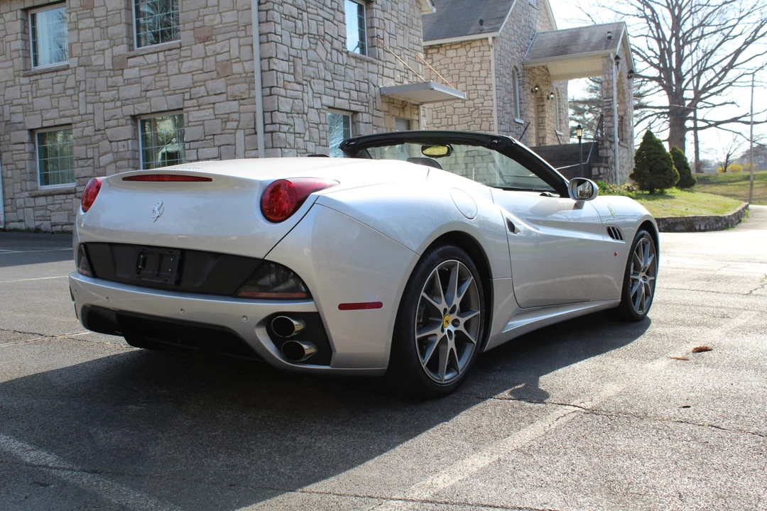 2010 Ferrari California - Image 9 of 31