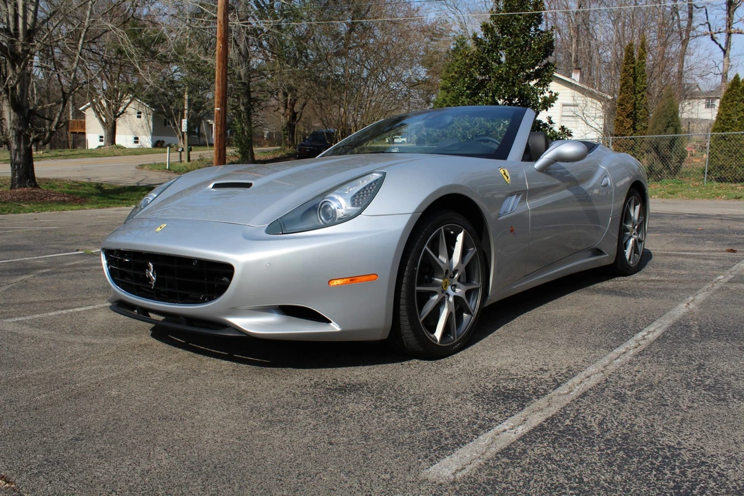 2010 Ferrari California - Image 2 of 31
