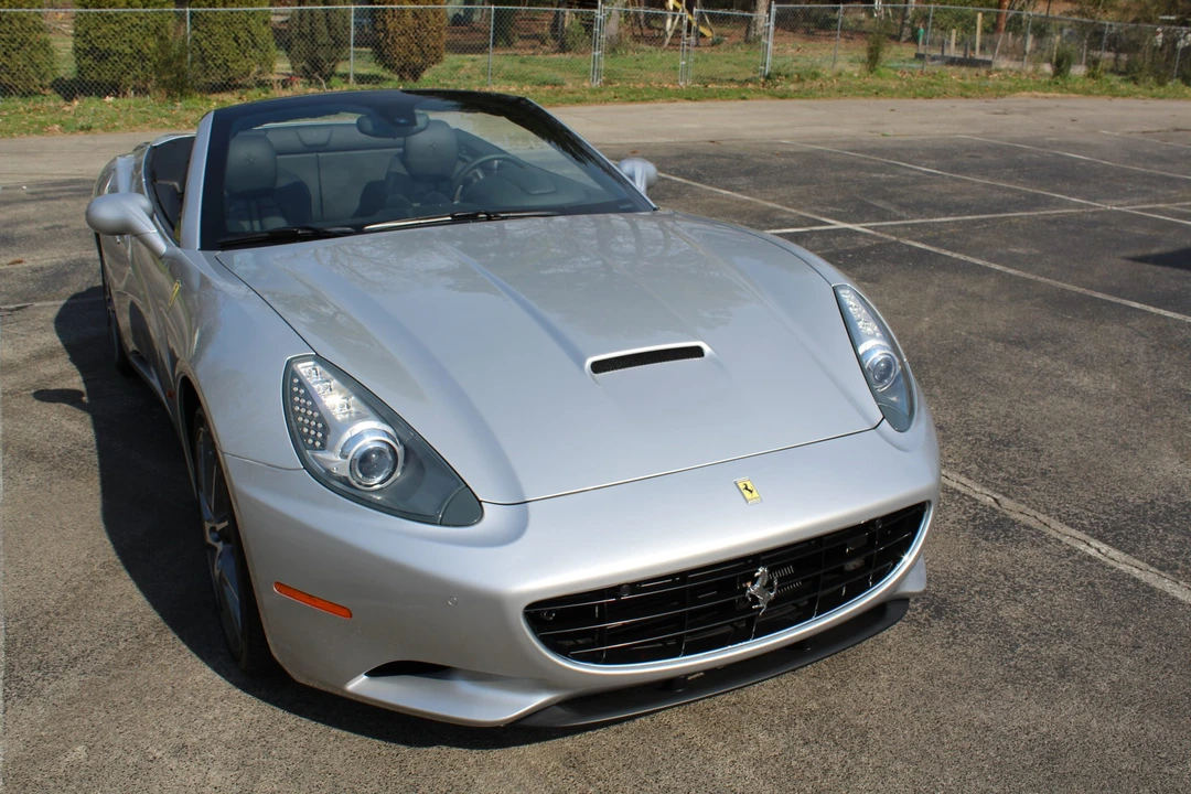 2010 Ferrari California - Image 5 of 31