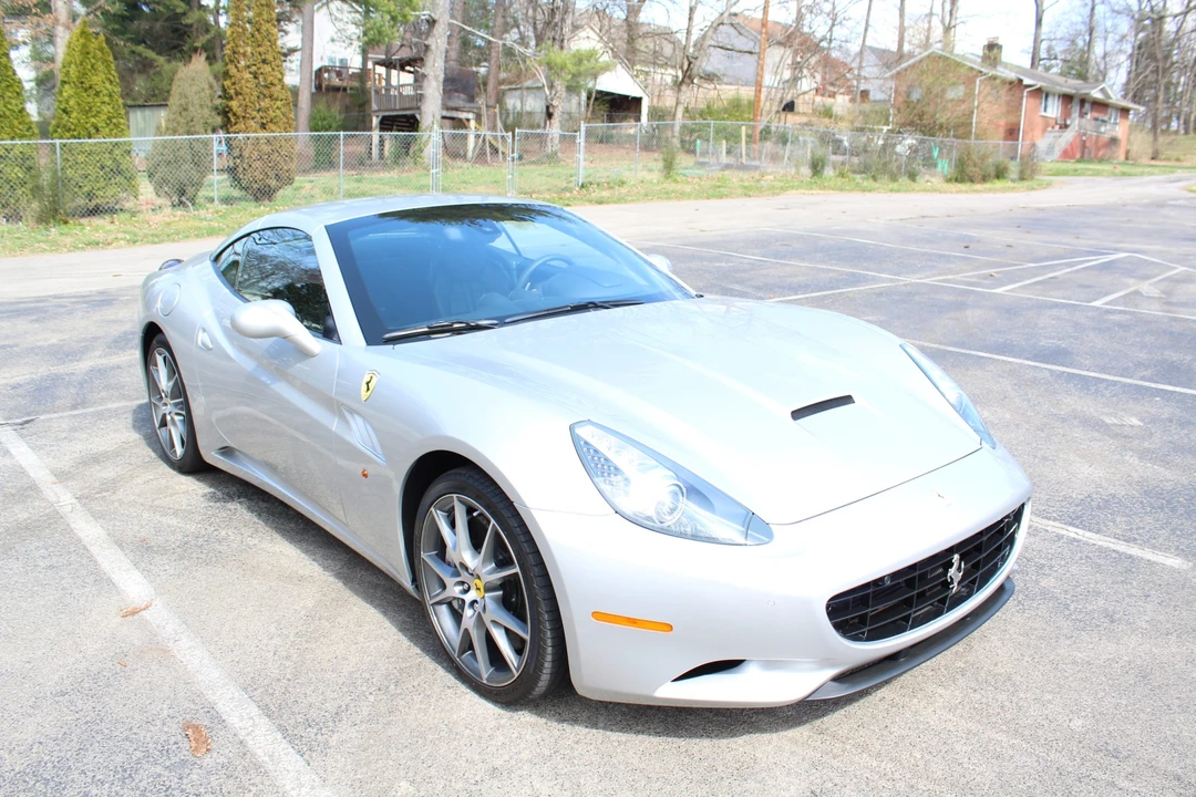 2010 Ferrari California - Image 14 of 31