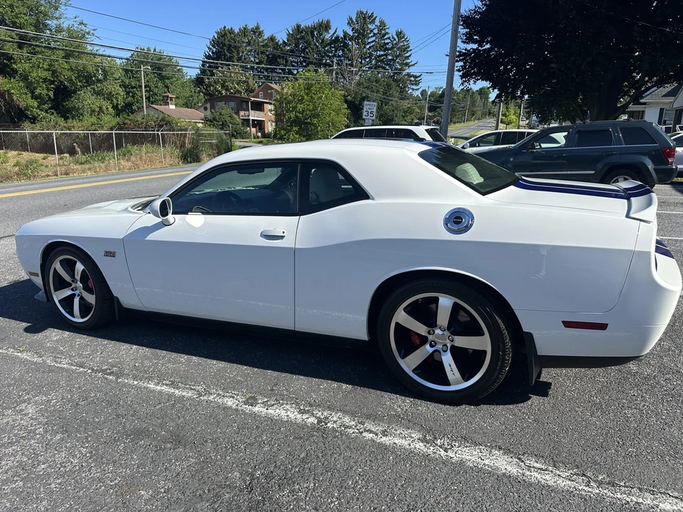 2011 Dodge Challenger SRT8 & 392 3rd Gen - Image 27 of 31