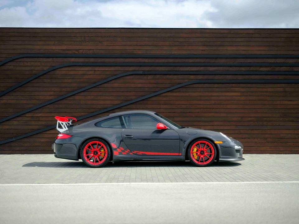 2011 Porsche 997 GT3 RS - Image 25 of 31