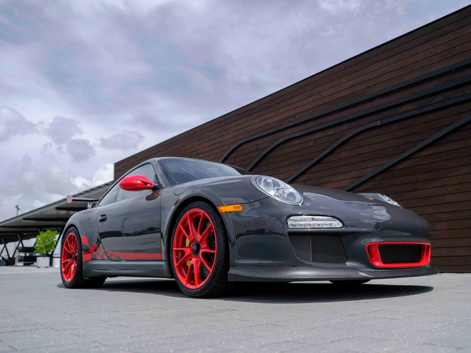 2011 Porsche 997 GT3 RS - Image 24 of 31