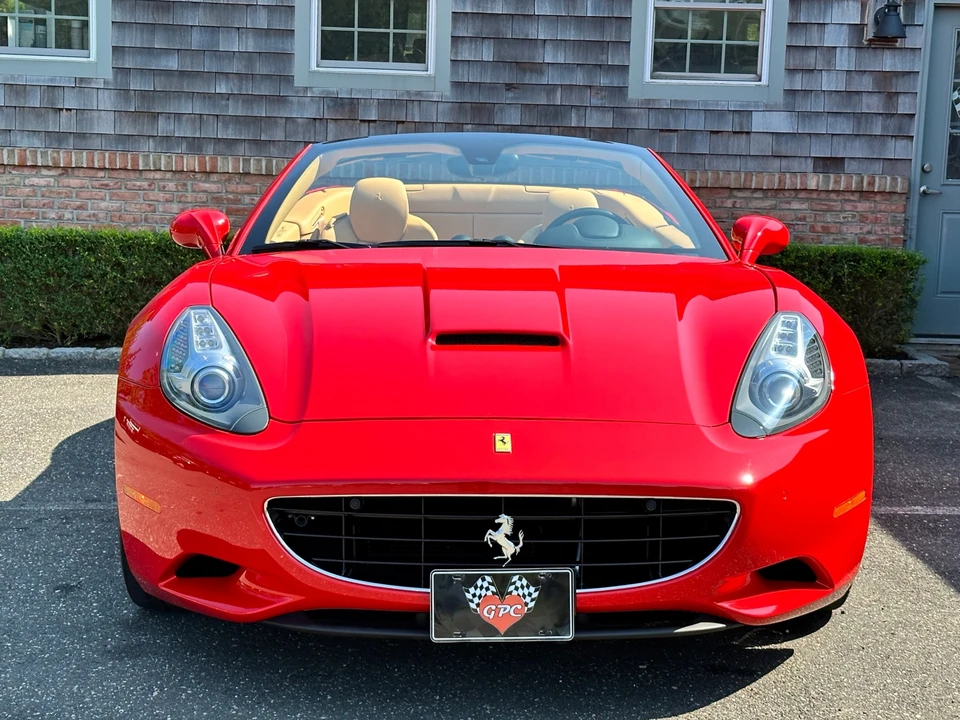 2013 Ferrari California - Image 2 of 31