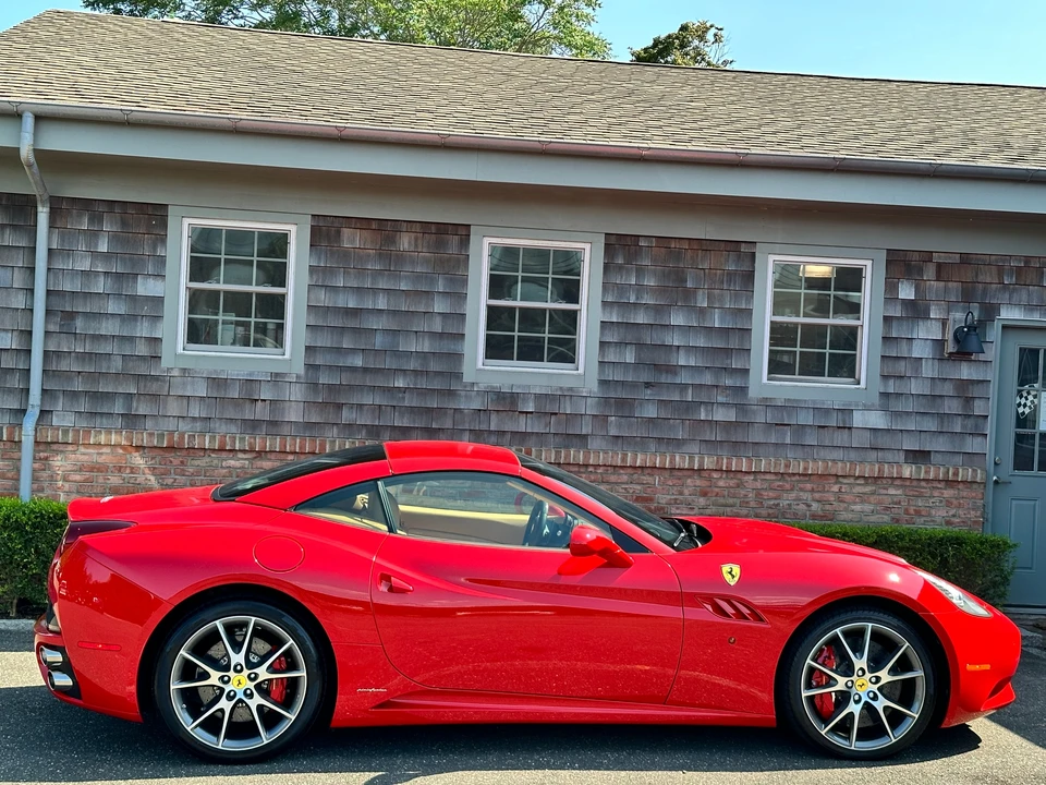 2013 Ferrari California - Image 9 of 31