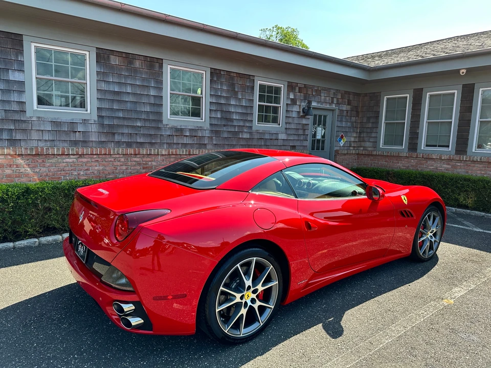 2013 Ferrari California - Image 10 of 31