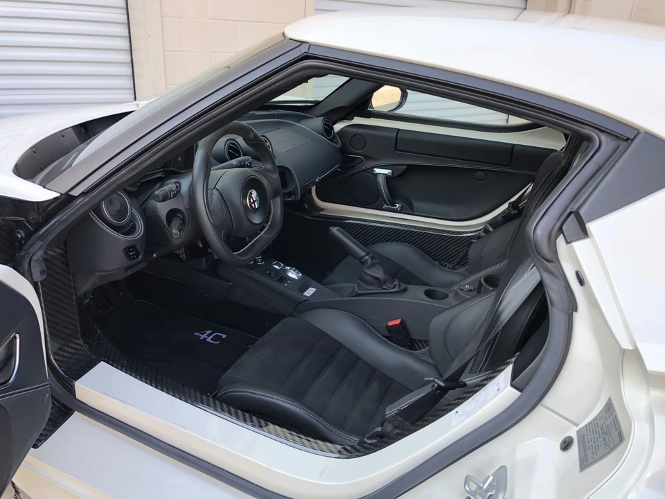 2015 Alfa Romeo 4C Coupe - Image 23 of 31