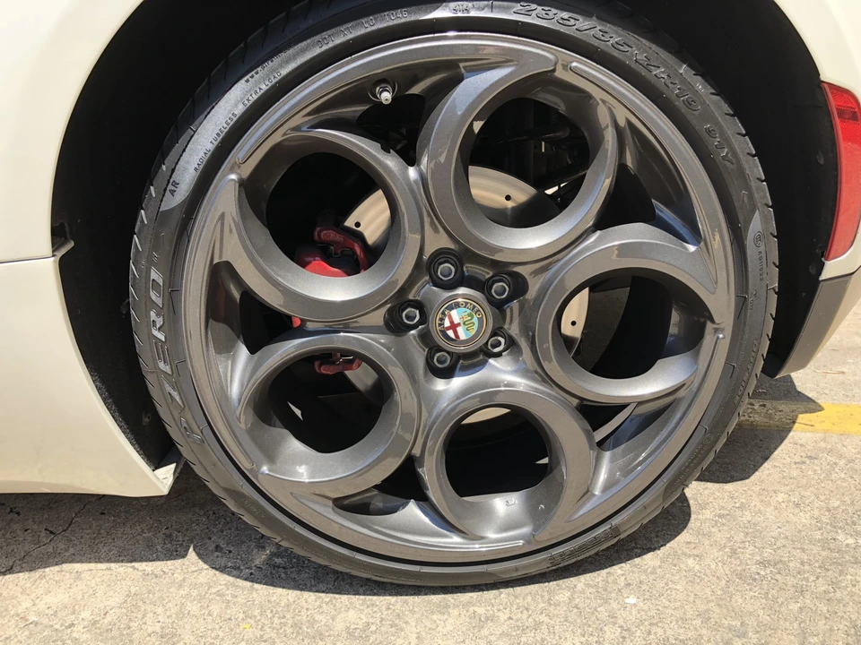 2015 Alfa Romeo 4C Coupe - Image 19 of 31