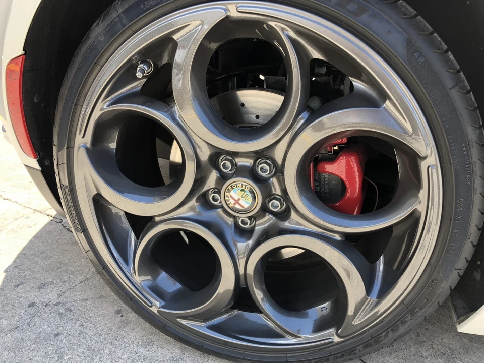2015 Alfa Romeo 4C Coupe - Image 22 of 31