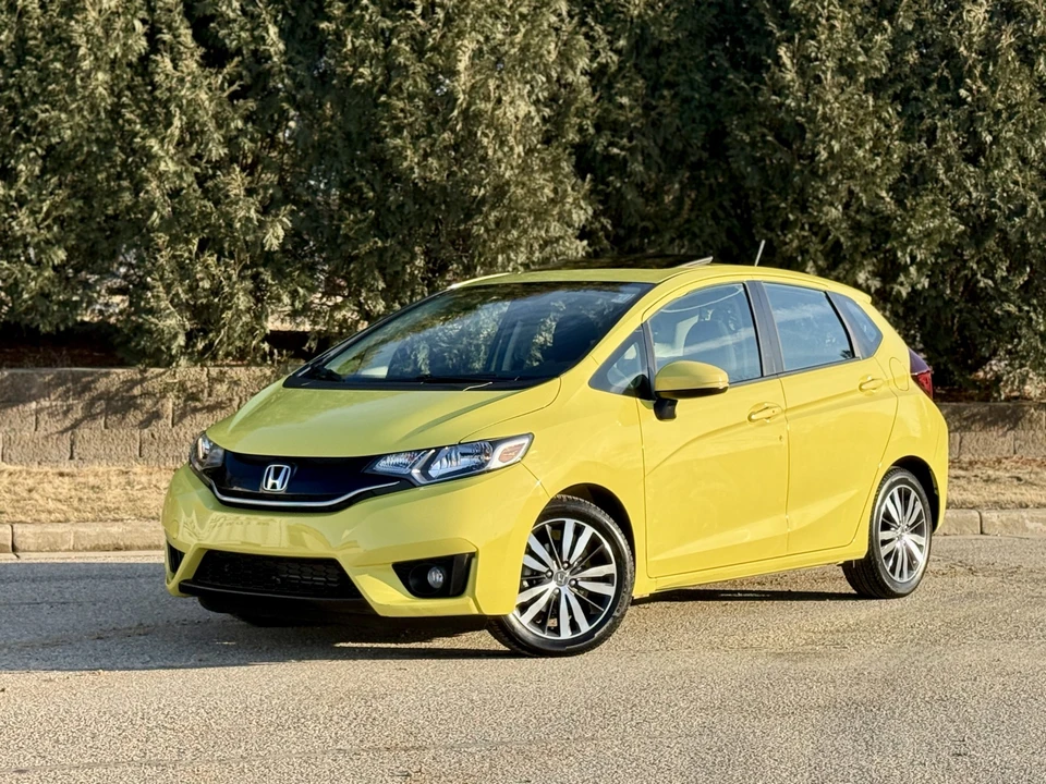 2015 Honda Fit - Image 2 of 31