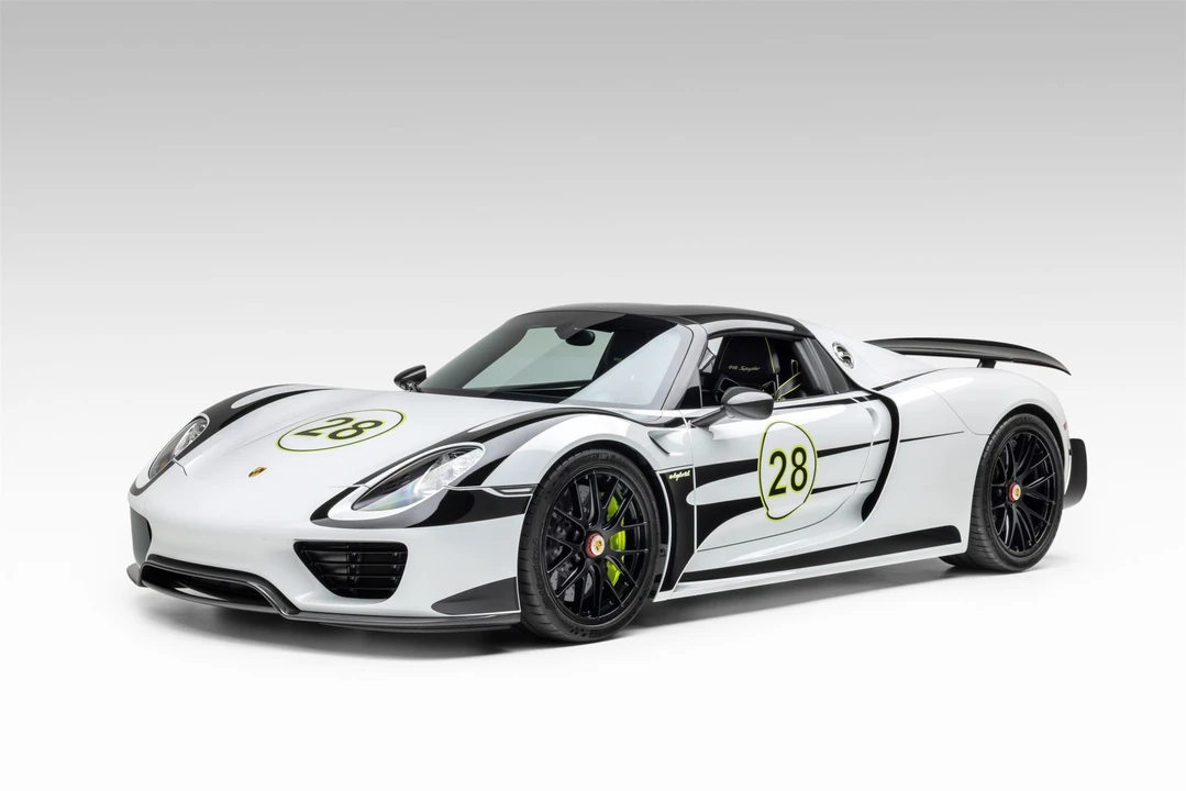 2015 Porsche 918 Spyder - Image 30 of 31