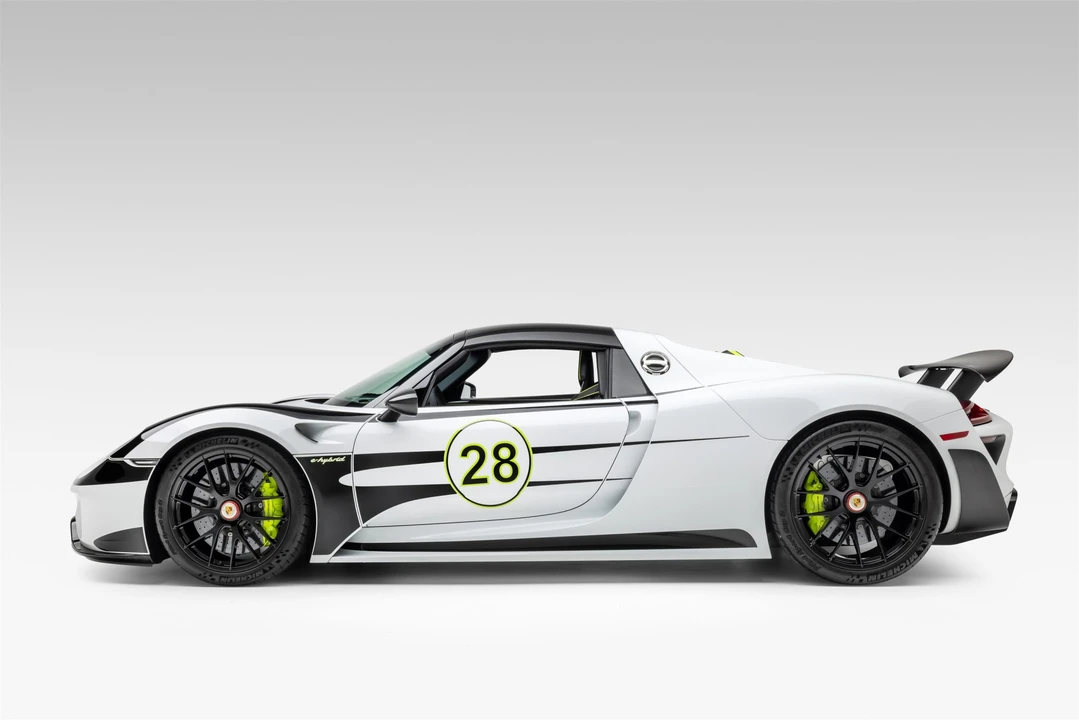 2015 Porsche 918 Spyder - Image 31 of 31