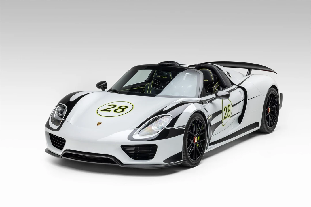 2015 Porsche 918 Spyder - Image 23 of 31
