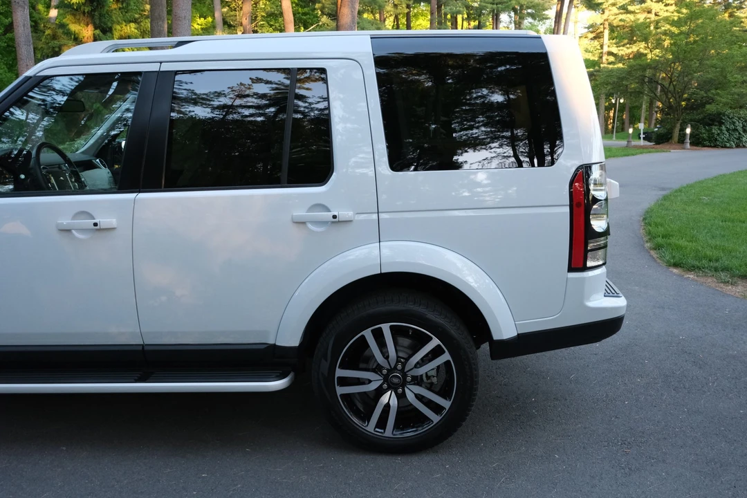 2016 Land Rover Discovery 4th Gen - Image 17 of 31