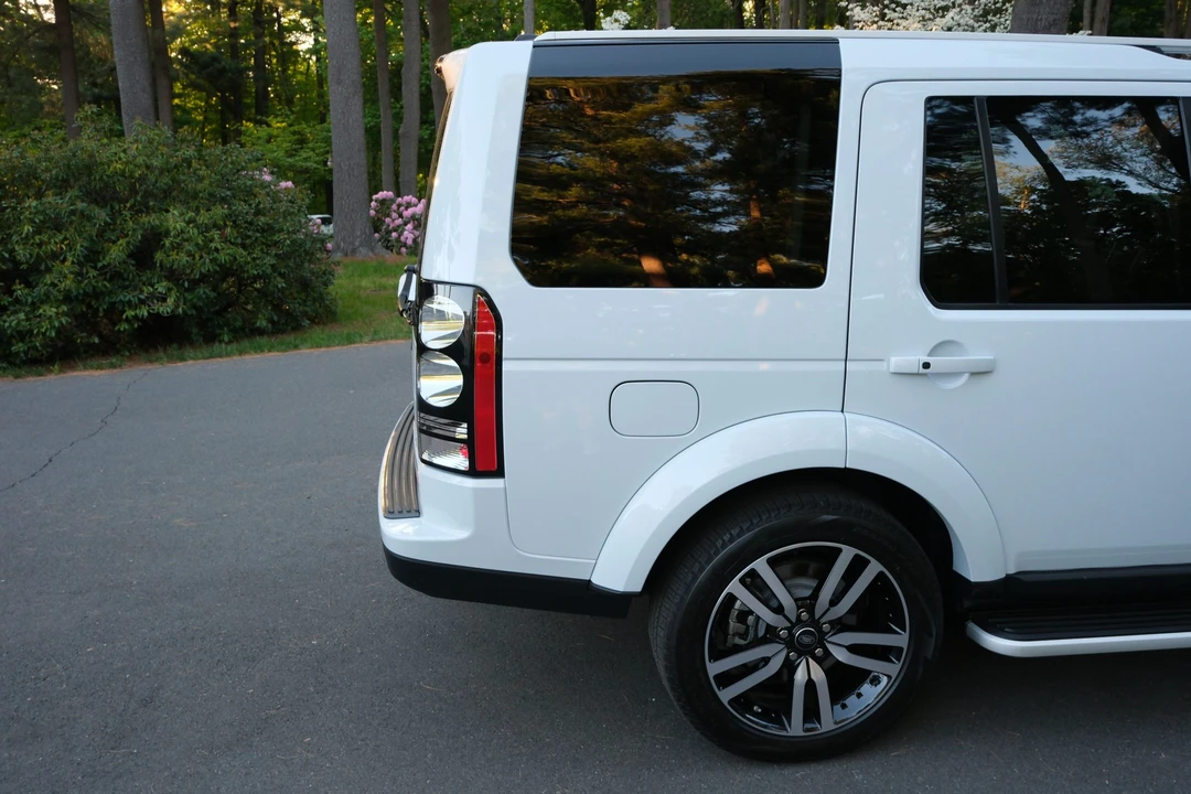 2016 Land Rover Discovery 4th Gen - Image 18 of 31