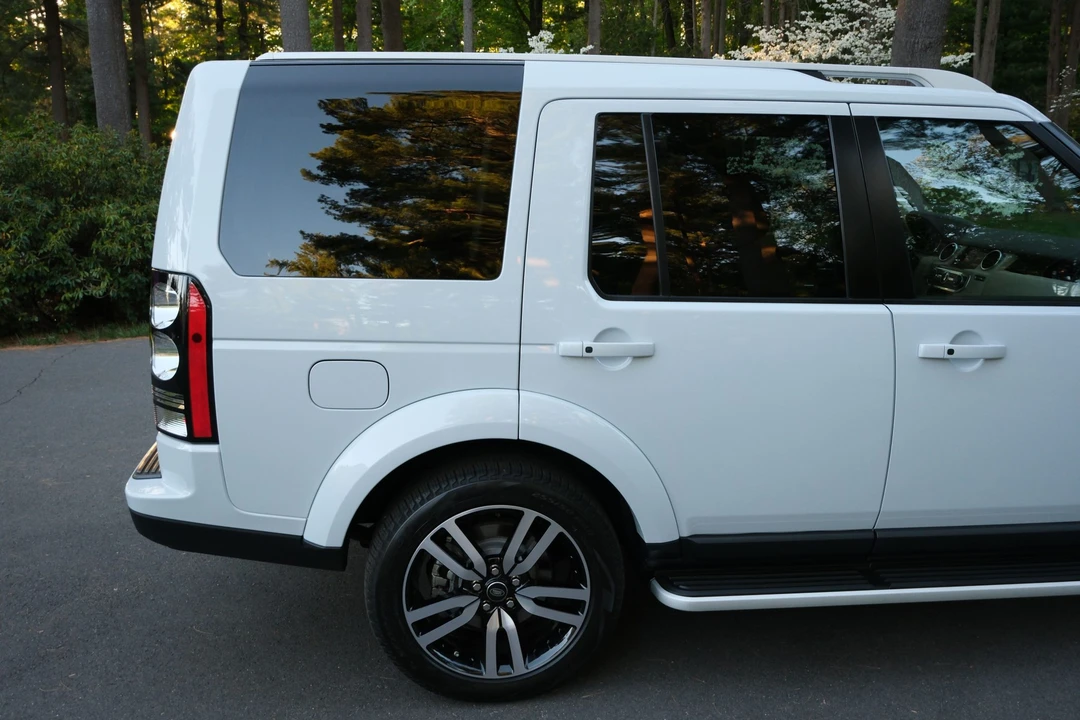 2016 Land Rover Discovery 4th Gen - Image 19 of 31
