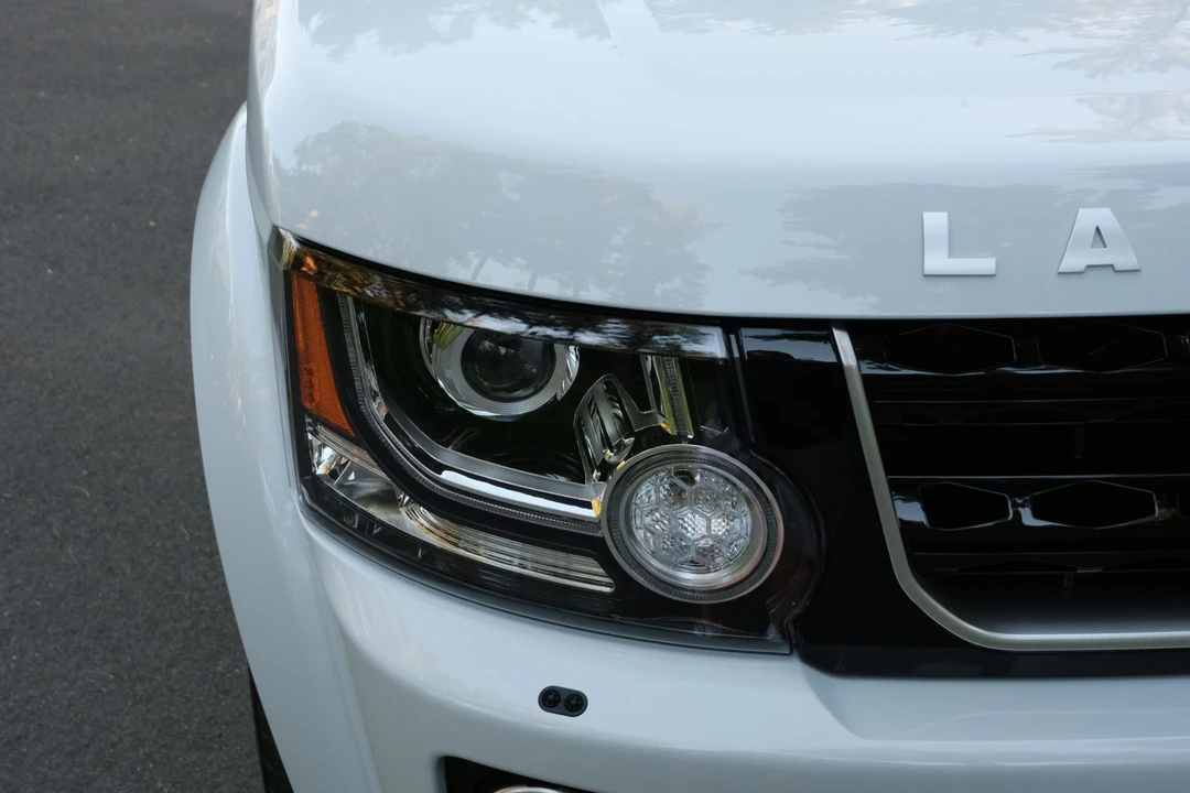 2016 Land Rover Discovery 4th Gen - Image 25 of 31