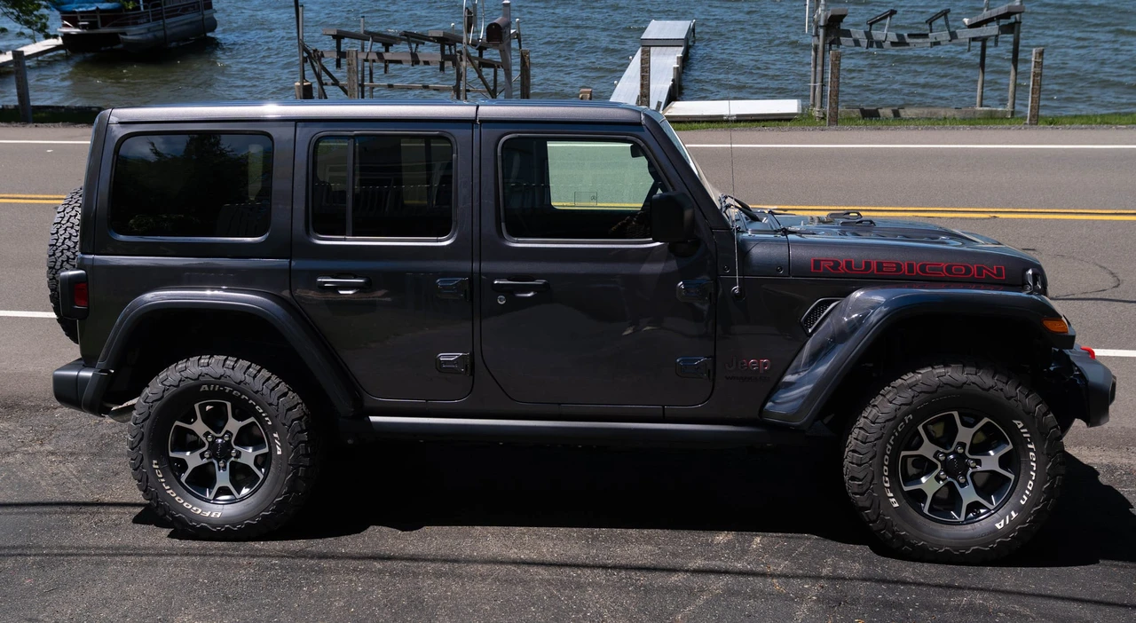 2019 Jeep JL Wrangler - Image 14 of 31