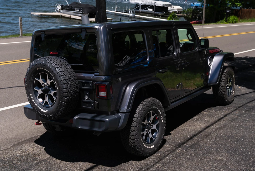 2019 Jeep JL Wrangler - Image 11 of 31