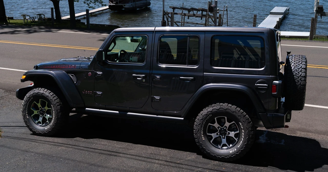 2019 Jeep JL Wrangler - Image 6 of 31