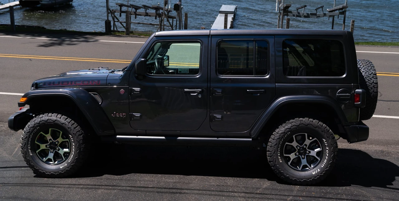 2019 Jeep JL Wrangler - Image 5 of 31