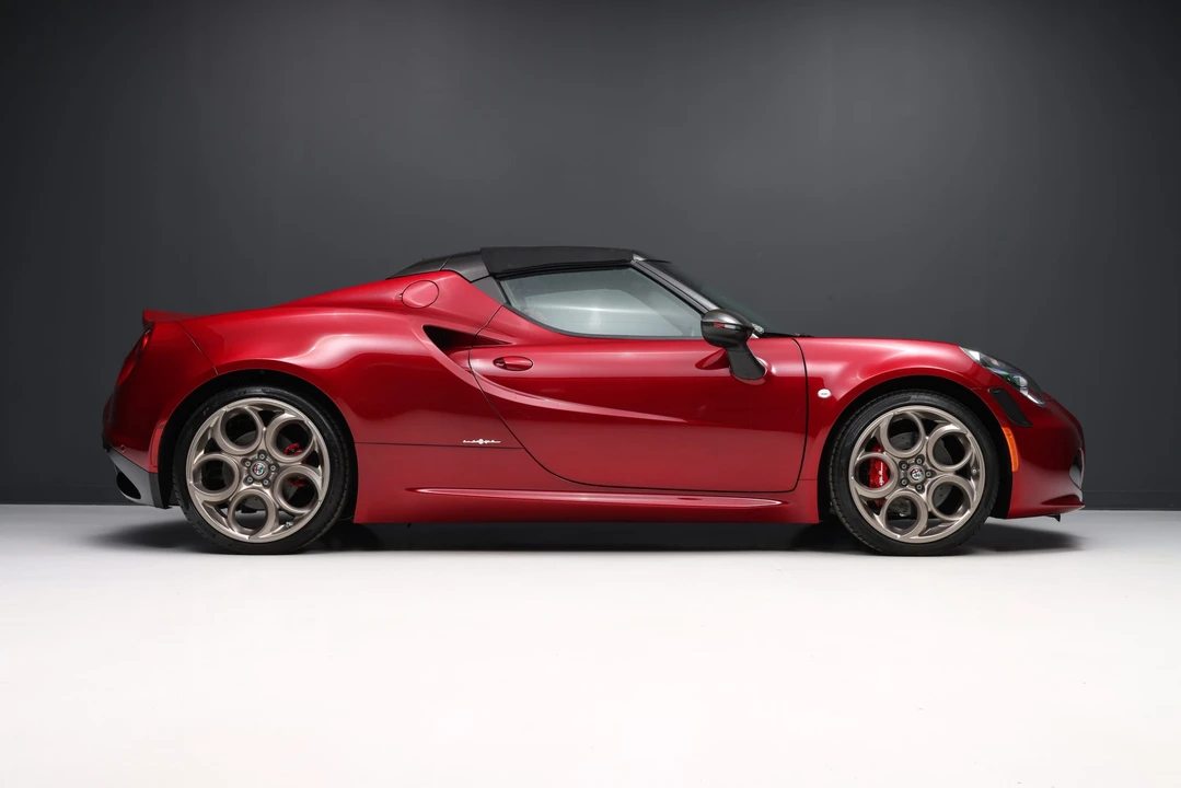 2020 Alfa Romeo 4C Spider - Image 23 of 31