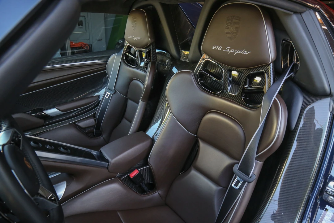 2015 Porsche 918 Spyder - Image 7 of 8