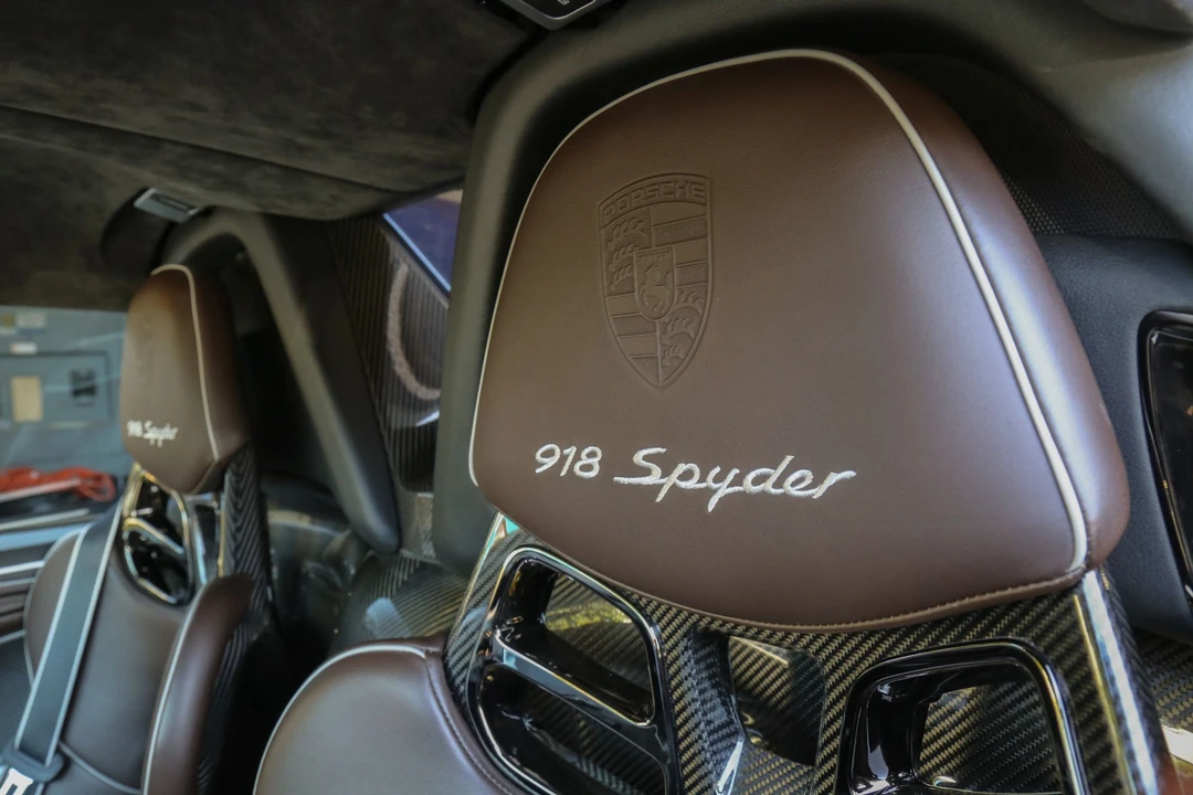 2015 Porsche 918 Spyder - Image 8 of 8