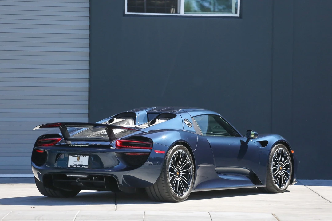 2015 Porsche 918 Spyder - Image 4 of 8