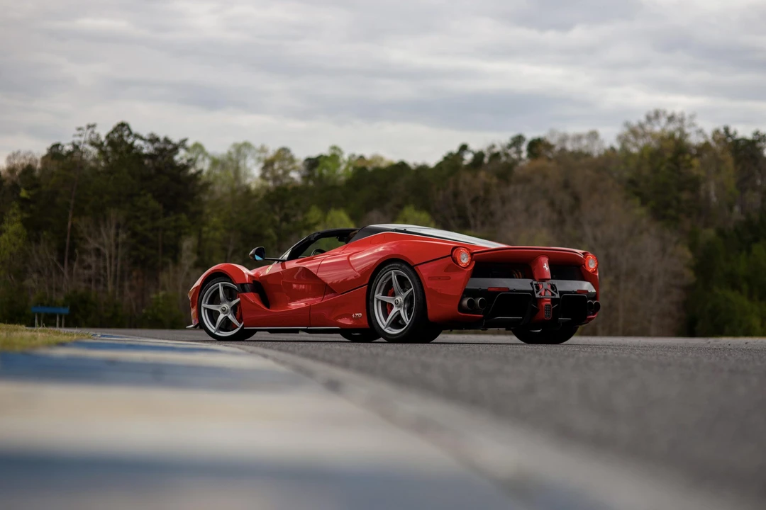 2017 Ferrari LaFerrari Aperta - Image 10 of 31