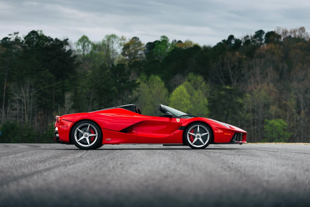 2017 Ferrari LaFerrari Aperta - Image 15 of 31