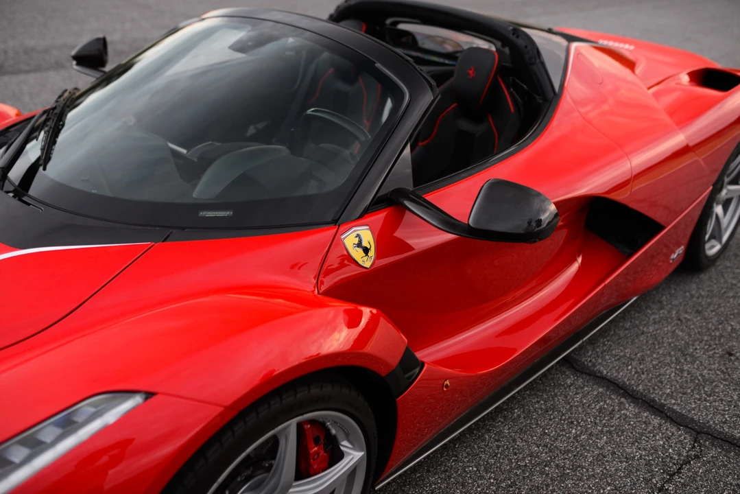 2017 Ferrari LaFerrari Aperta - Image 25 of 31