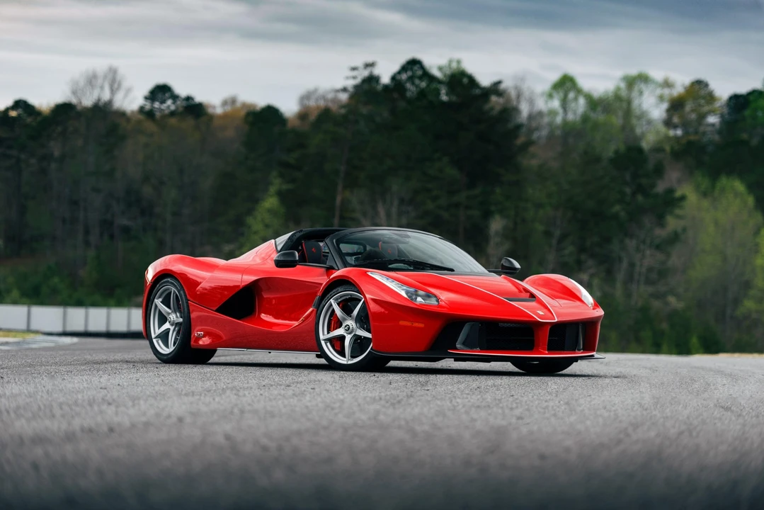 2017 Ferrari LaFerrari Aperta - Image 16 of 31
