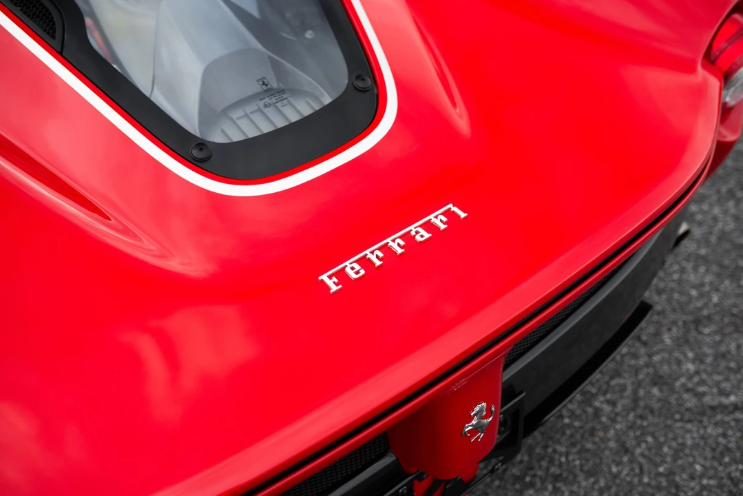 2017 Ferrari LaFerrari Aperta - Image 30 of 31