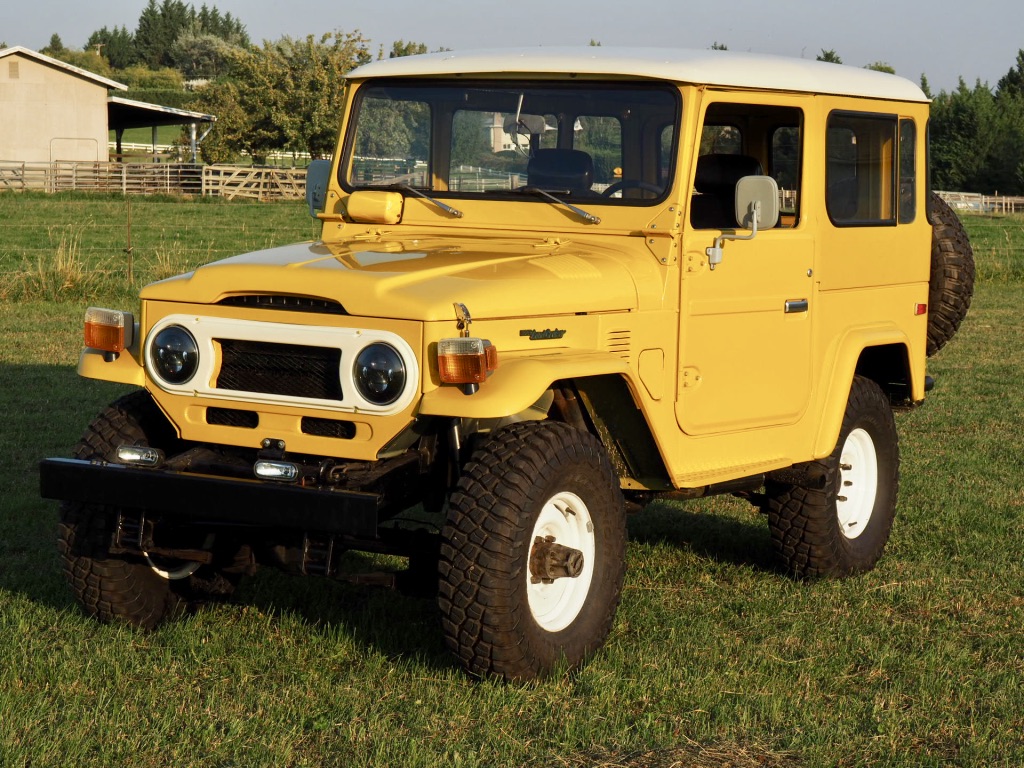 V8-Powered 1977 Toyota Land Cruiser FJ40